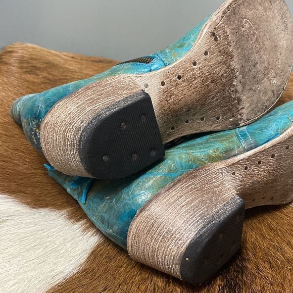 Ferrini womens ankle booties size 7.5 very nice and great color! - Picture 8 of 11